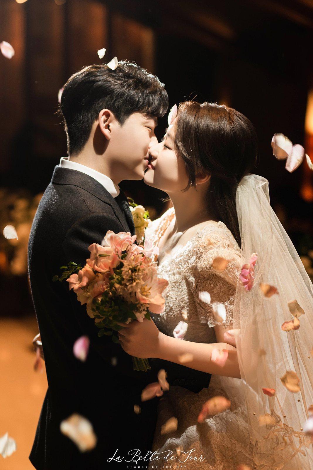 라벨드쥬 광화문 아펠가모 본식스냅 — 퇴장 행진