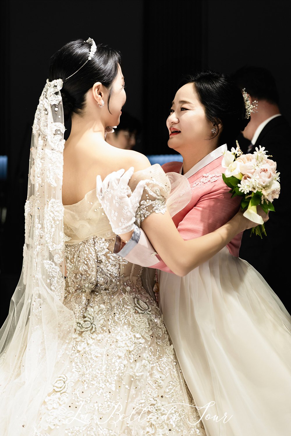라벨드쥬 부천 채림웨딩홀 본식스냅 — 스파클러 퇴장