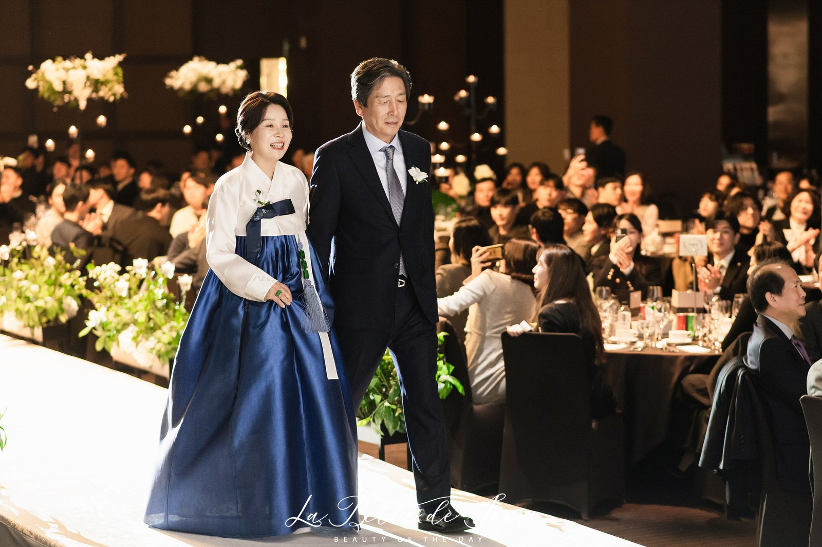 라벨드쥬 그랜드힐컨벤션 그랜드볼룸 본식스냅 — 혼주 입장