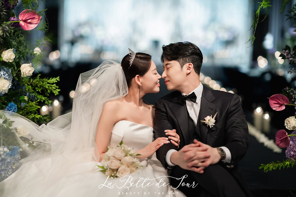 라벨드쥬 롯데호텔월드 크리스탈볼룸 본식스냅 — 촛불 빛망울 속 두 사람