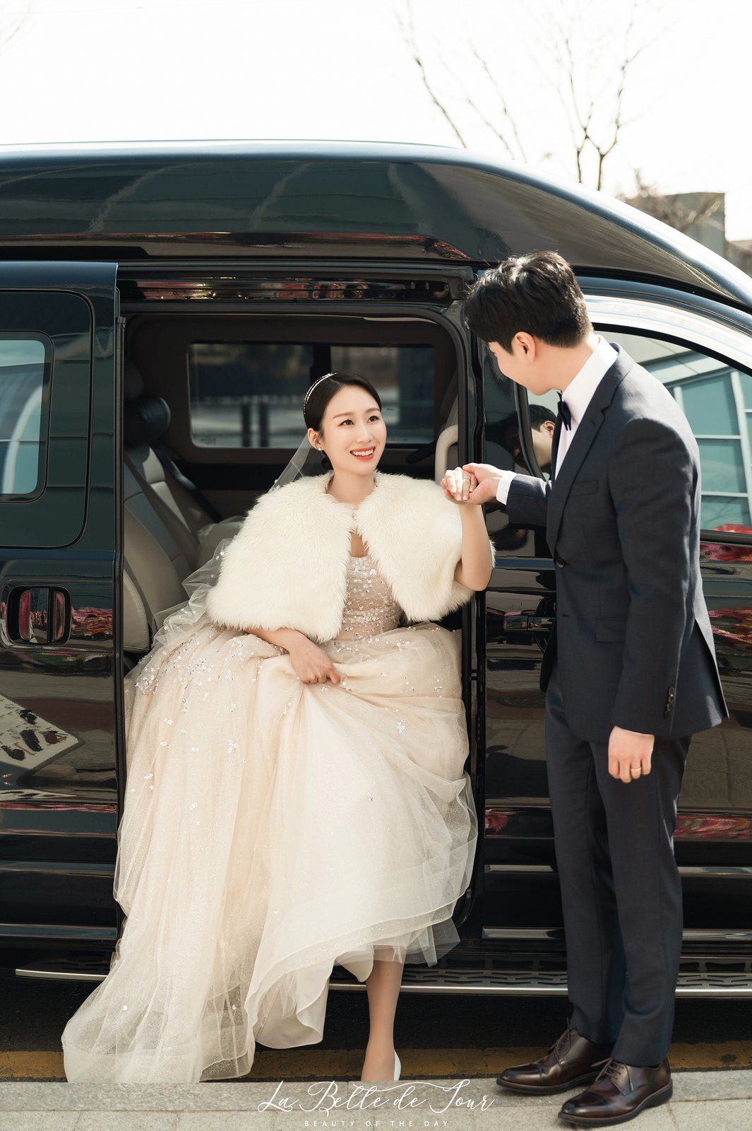 라벨드쥬 빌라드지디 수서 본식스냅 — 예식장 앞 도착